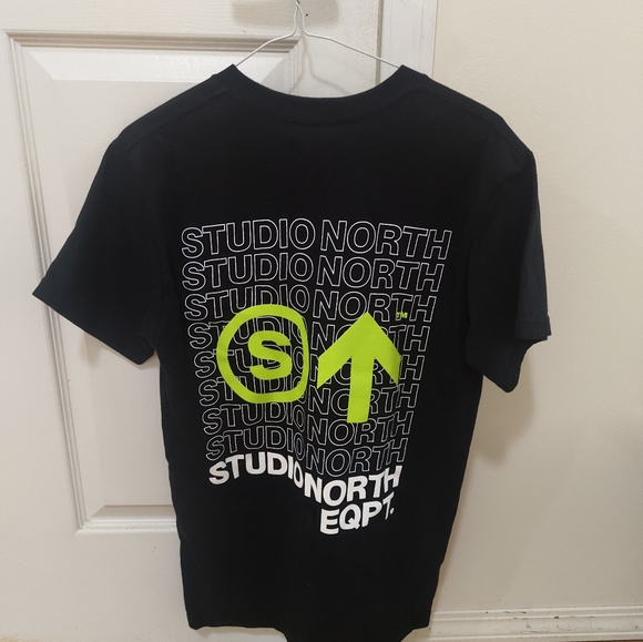 The studio north tee - Picture 2 of 2